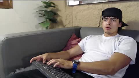 Snapshot of jackson_macleyn chatting on 02-20-26, 07:36 Jackson online show from 02-20-26, 07:36