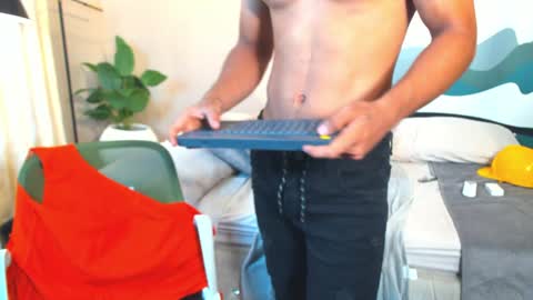 Snapshot of jacksonbell9 chatting on 12-27-24, 04:32 Jackson Bell online show from 12-27-24, 04:32