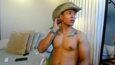 Snapshot of jacksonbell9 chatting on 12-31-24, 01:08 Jackson Bell online show from 12-31-24, 01:08