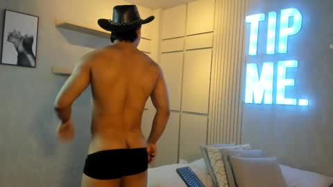 Snapshot of jacksonbell9 chatting on 02-20-25, 04:36 Jackson Bell online show from 02-20-25, 04:36