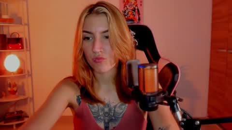 Snapshot of jacky_croft chatting on 01-30-25, 04:06 Linda Sofia help me get to 100 thumbs up online show from 01-30-25, 04:06