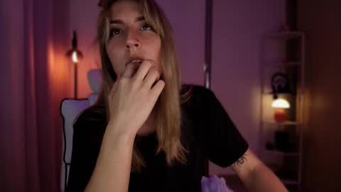 Snapshot of jacky_croft chatting on 03-07-26, 01:13 Linda Sofia help me get to 100 thumbs up online show from 03-07-26, 01:13