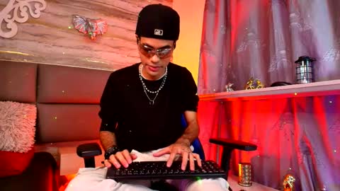 Snapshot of jacob_blackwell chatting on 10-06-25, 08:28 jacob_blackwell online show from 10-06-25, 08:28