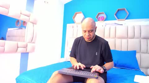 jacob_garcia_ online show from 11-25-25, 12:05