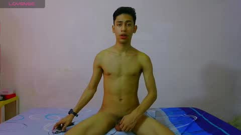 Snapshot of jacob_wolf_xxx chatting on 04-08-26, 12:32 jacob online show from 04-08-26, 12:32