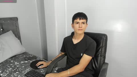 Snapshot of jacobb_lee chatting on 12-14-24, 03:47 Jacob Lee online show from 12-14-24, 03:47