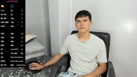 Snapshot of jacobb_lee chatting on 12-17-24, 09:16 Jacob Lee online show from 12-17-24, 09:16
