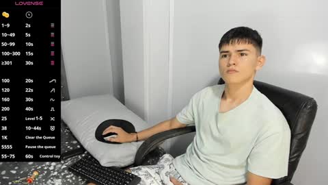 Snapshot of jacobb_lee chatting on 12-28-24, 06:40 Jacob Lee online show from 12-28-24, 06:40