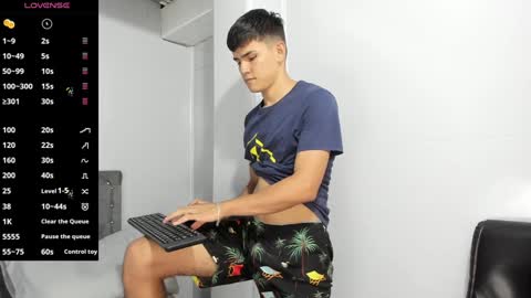 Snapshot of jacobb_lee chatting on 12-30-24, 08:47 Jacob Lee online show from 12-30-24, 08:47