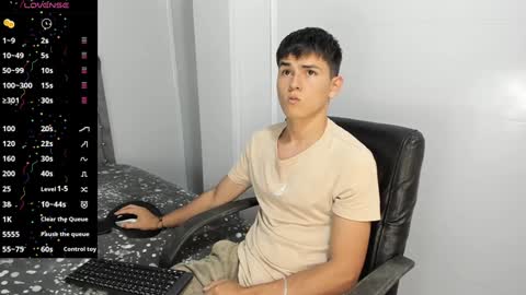 Snapshot of jacobb_lee chatting on 01-07-25, 07:59 Jacob Lee online show from 01-07-25, 07:59