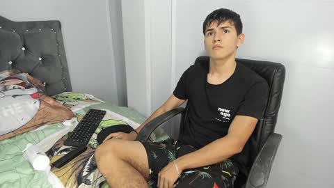 Snapshot of jacobb_lee chatting on 01-31-25, 01:45 Jacob Lee online show from 01-31-25, 01:45