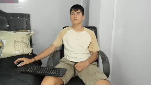 Snapshot of jacobb_lee chatting on 03-10-25, 09:18 Jacob Lee online show from 03-10-25, 09:18