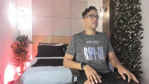 Snapshot of jacobdraven chatting on 01-18-26, 04:05 jacobdraven online show from 01-18-26, 04:05