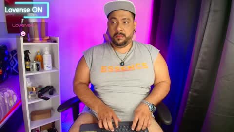 Snapshot of jacoob_woods chatting on 12-16-25, 10:42 daddy sir master bear online show from 12-16-25, 10:42