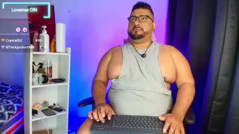 Snapshot of jacoob_woods chatting on 12-19-25, 04:08 daddy sir master bear online show from 12-19-25, 04:08