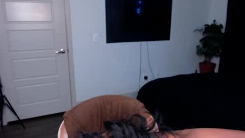 Jade online show from 11-26-25, 04:35