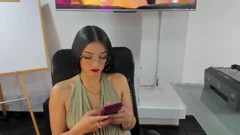 Snapshot of jade_connor chatting on 07-23-26, 07:23 jade_connor online show from 07-23-26, 07:23