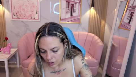 Snapshot of jade_jones_a chatting on 09-13-25, 03:50 Jade  online show from 09-13-25, 03:50