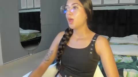 jade_lovv online show from 06-26-26, 07:51
