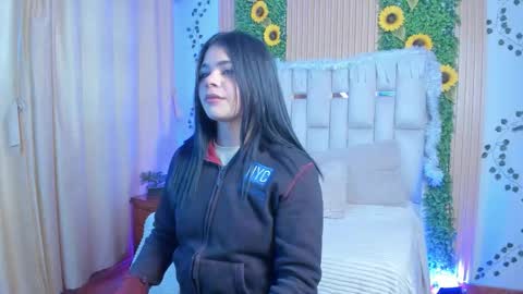 Snapshot of jade_nm chatting on 11-27-25, 01:02 ade online show from 11-27-25, 01:02