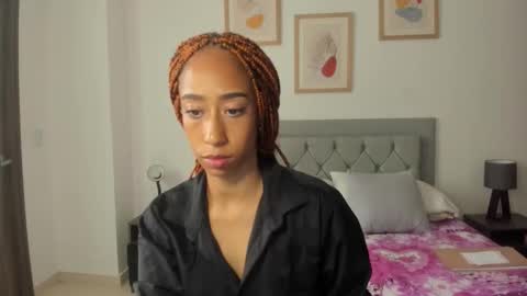 Snapshot of jade_obi chatting on 10-30-25, 05:46 Jade smile online show from 10-30-25, 05:46