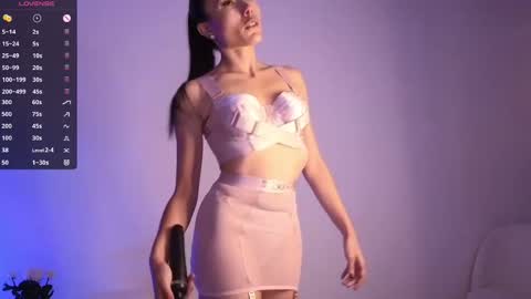 Jade Paris online show from 10-05-25, 11:41