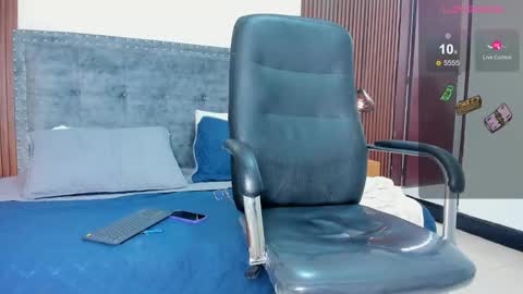 Snapshot of jade_scarllet chatting on 02-21-26, 01:23 karlla scarlet online show from 02-21-26, 01:23