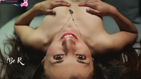 jade white  online show from 03-11-25, 12:06