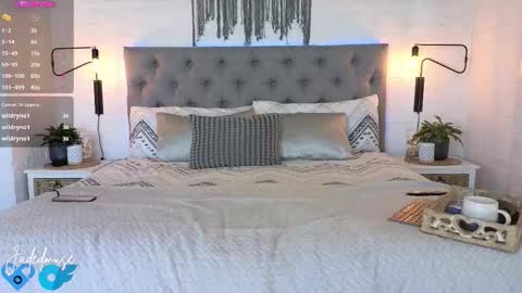 Snapshot of jadedmuse chatting on 10-28-25, 08:18 Jade online show from 10-28-25, 08:18