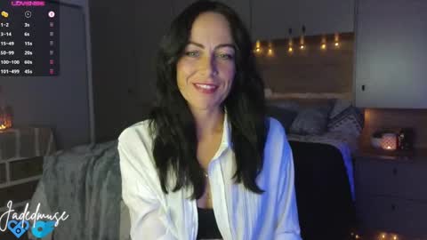 Snapshot of jadedmuse chatting on 05-02-26, 06:35 Jade online show from 05-02-26, 06:35