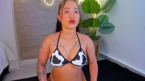 jadee__ online show from 01-21-25, 03:15