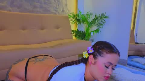 jadee__ online show from 10-06-25, 03:15