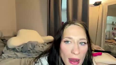 Snapshot of jadeee__ivy chatting on 03-05-26, 12:01 sexyeyes neverlie online show from 03-05-26, 12:01