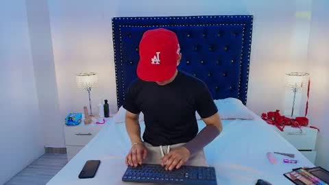 Jaden and Sofia  online show from 05-09-26, 03:23