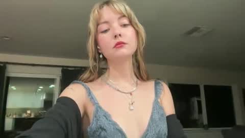 Snapshot of jadestarss chatting on 01-11-26, 03:44 Jade 3 online show from 01-11-26, 03:44