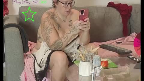 Snapshot of jadestaruk chatting on 07-25-26, 12:31 Jade Star online show from 07-25-26, 12:31