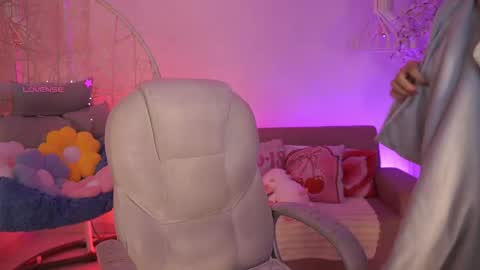 Jade Summer online show from 05-15-26, 11:39