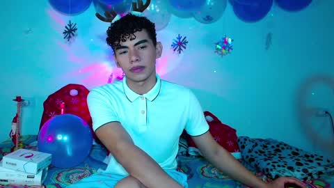 javi15  online show from 12-26-24, 03:49