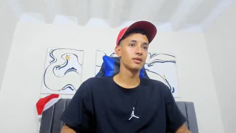 Snapshot of jake_shadow14 chatting on 12-18-24, 07:52 Hi guys im new 3 online show from 12-18-24, 07:52