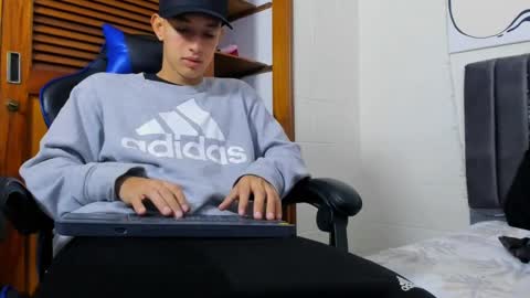 Snapshot of jake_shadow14 chatting on 02-22-25, 03:58 Hi guys im new 3 online show from 02-22-25, 03:58