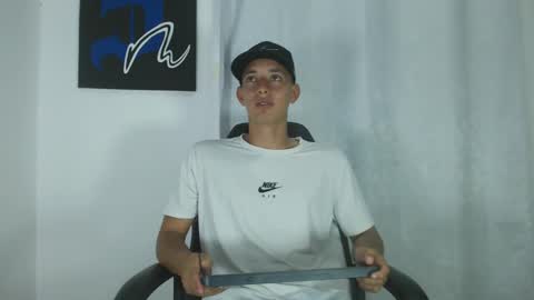 Snapshot of jake_shadow14 chatting on 02-28-25, 06:41 Hi guys im new 3 online show from 02-28-25, 06:41