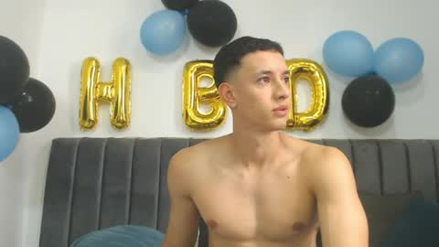 Hi guys im new 3 online show from 04-30-26, 08:57