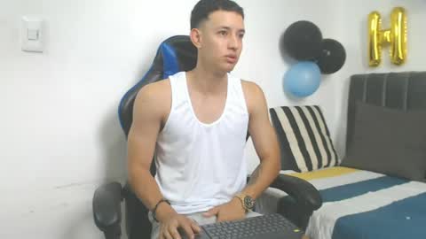 Hi guys im new 3 online show from 05-01-26, 01:59
