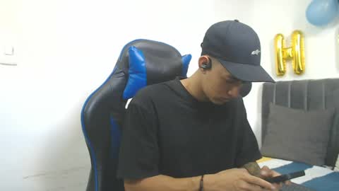 Hi guys im new 3 online show from 05-04-26, 07:10