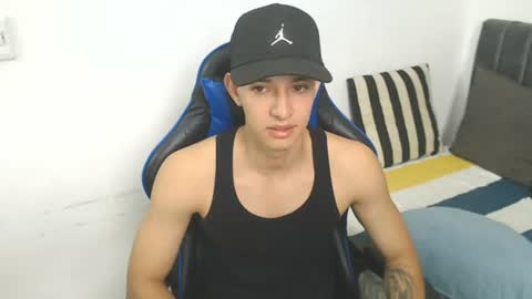 Hi guys im new 3 online show from 06-26-26, 01:15