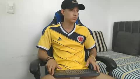 Hi guys im new 3 online show from 07-03-26, 09:21