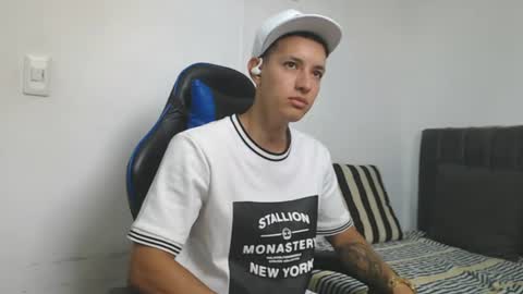 Hi guys im new 3 online show from 07-05-26, 05:42