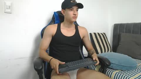 Hi guys im new 3 online show from 07-15-26, 04:56