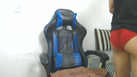 Hi guys im new 3 online show from 07-17-26, 03:29