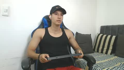 Hi guys im new 3 online show from 07-22-26, 05:16